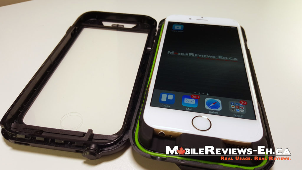 Mophie H2Pro Review - Case interior